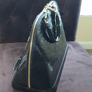 Authentic LOUIS VUITTON Vernis Alma